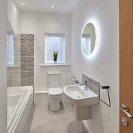 Host Stay Skyline Apartment