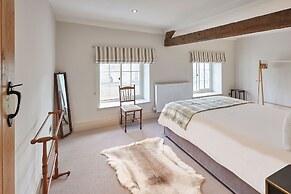 Host Stay The Cobbles