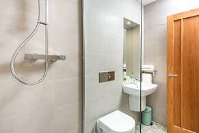 Host Stay Feversham House