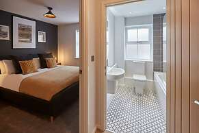 Host Stay Shipwrights