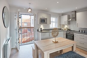 Host Stay Shipwrights