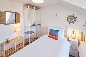 Host Stay Robins Den