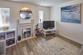 Host Stay Robins Den