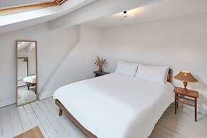 Host Stay Emerald Residence