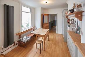 Host Stay Emerald Residence