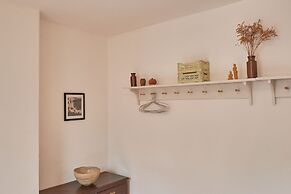 Host Stay Emerald Residence