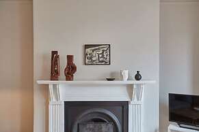 Host Stay Emerald Residence