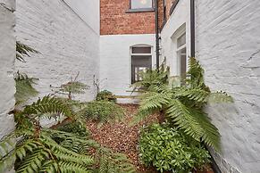 Host Stay Emerald Residence