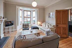 Host Stay Emerald Residence