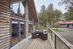 Host Stay Simon Howe Lodge