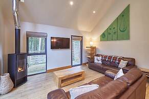 Host Stay Simon Howe Lodge