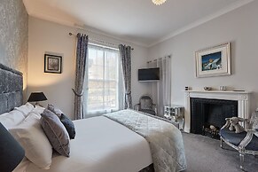 Host Stay Rosedale House