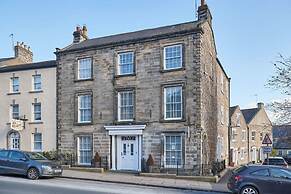 Host Stay Rosedale House