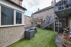 Host Stay Rosedale House