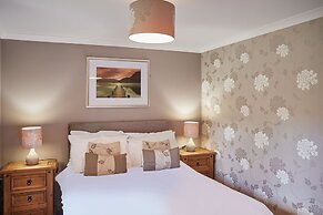 Host Stay Rosedale House