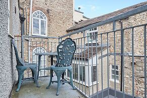 Host Stay Rosedale House