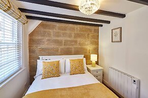 Host Stay Thimble Cottage