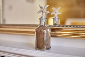 Host Stay Thimble Cottage