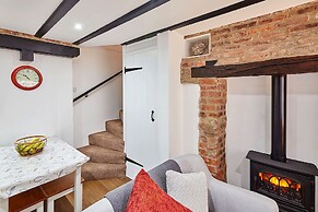 Host Stay Thimble Cottage