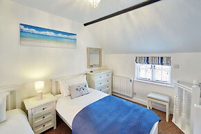 Host Stay Thimble Cottage