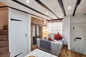 Host Stay Thimble Cottage