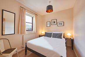 Host Stay Wood Street Cottage