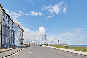 Host Stay Seaview Retreat