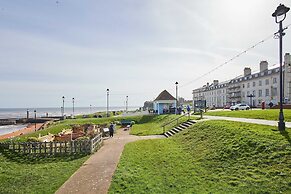 Host Stay Seaview Retreat