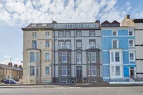 Host Stay Seaview Retreat