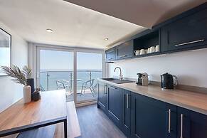 Host Stay Pier View Penthouse