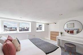 Host Stay Pier View Penthouse