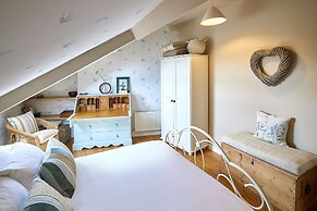 Host Stay Isla House