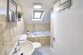 Host Stay Cooks Cabin