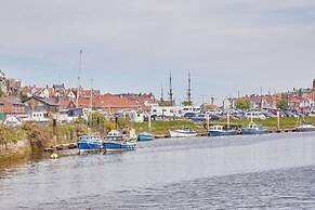 Host Stay Freshwater View