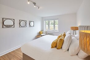 Host Stay Freshwater View