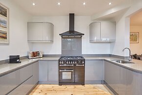 Host Stay Puffin House