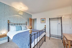 Host Stay Puffin House