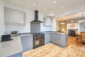 Host Stay Puffin House