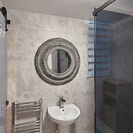 Host Stay In The Key Of Sea