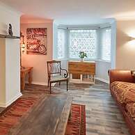 Host Stay In The Key Of Sea