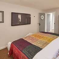 Host Stay In The Key Of Sea