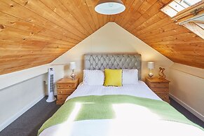 Host Stay Ocean Wave