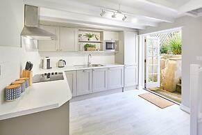 Host Stay Spring Cottage