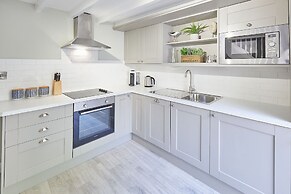 Host Stay Spring Cottage