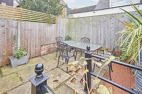 Host Stay Spring Cottage