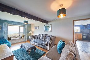 Host Stay Fairview House