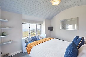 Host Stay Fairview House