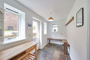 Host Stay Fairview House