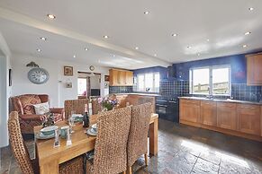 Host Stay Fairview House