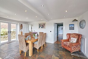 Host Stay Fairview House